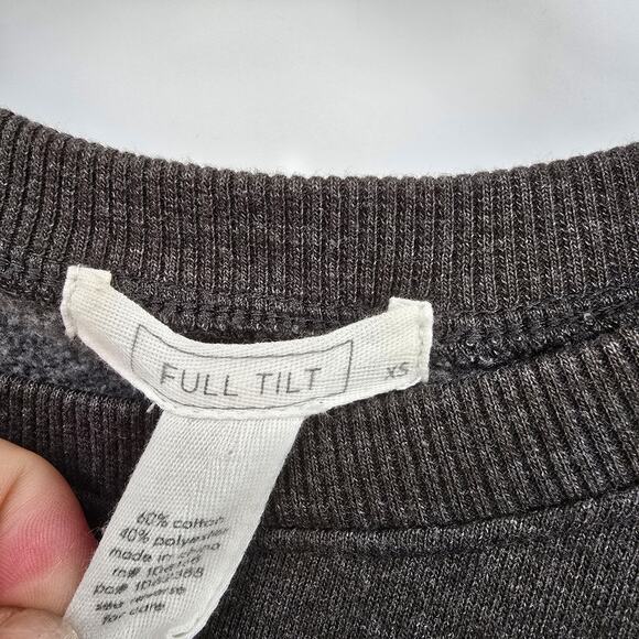 Full Tilt Women's Oversized Boston Massachusetts Embroidered Crewneck Sweatshirt - Picture 7 of 11